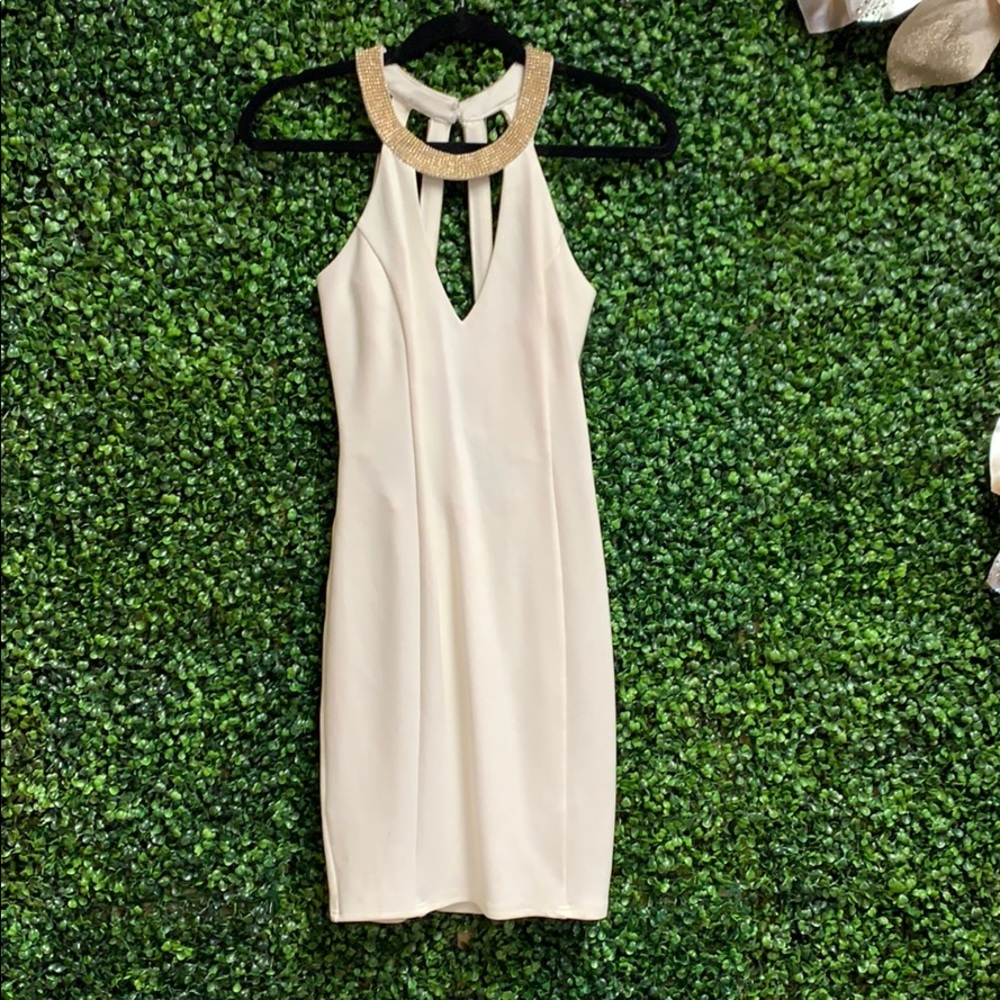 Sleeveless mini white dress